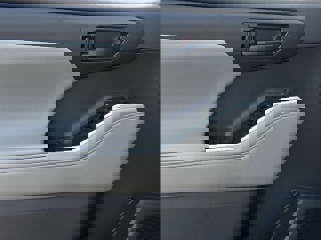 Used 2022 Toyota Highlander LE image 26