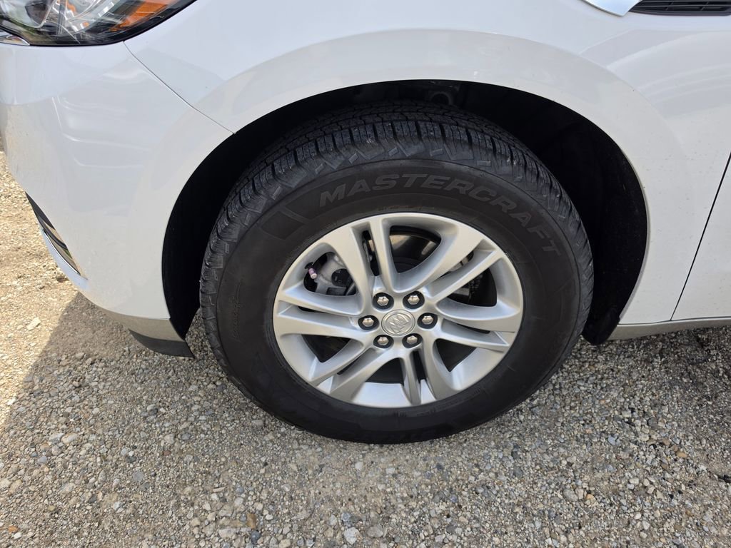 Used 2020 Buick Enclave Essence FWD image 3