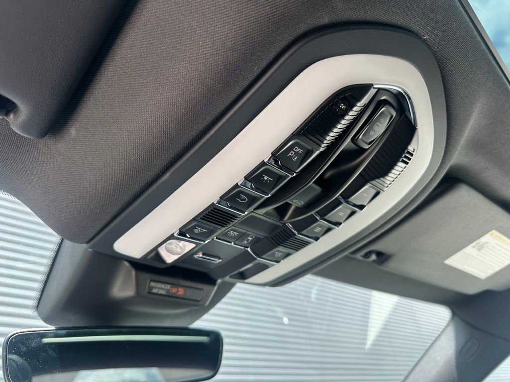 Certified 2026 Porsche Macan Turbo AWD/4WD image 36