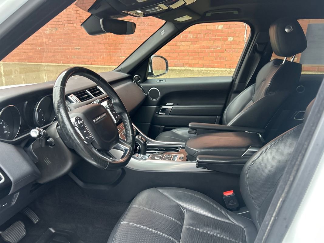 Used 2017 Land Rover Range Rover Sport HSE image 6