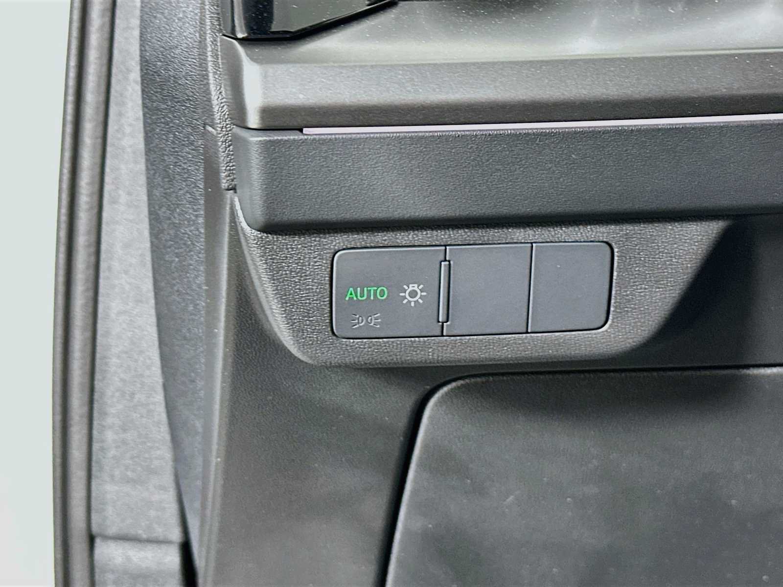 Certified 2023 Audi Q4 e-tron Premium Plus AWD/4WD image 10