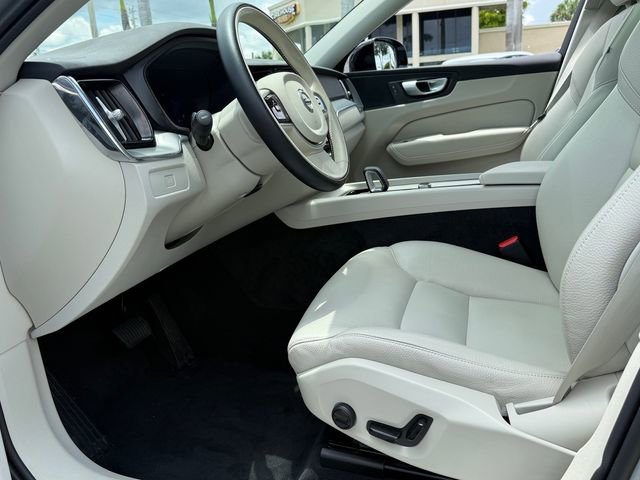 Used 2024 Volvo XC60 B5 Core w/ Protection Package Premier AWD/4WD image 10