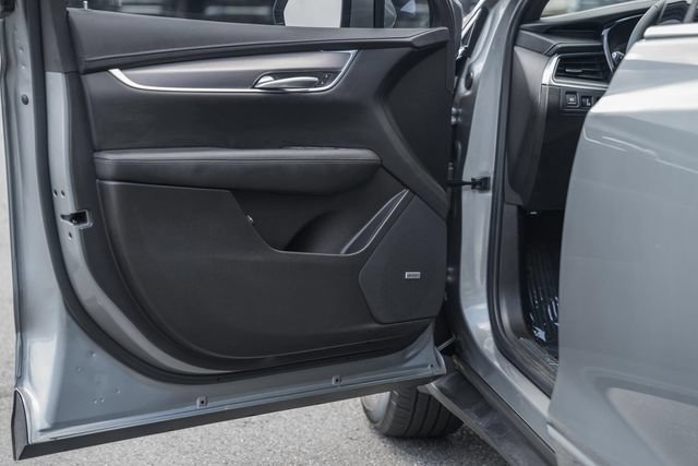 Used 2025 Cadillac XT5 Luxury FWD image 36