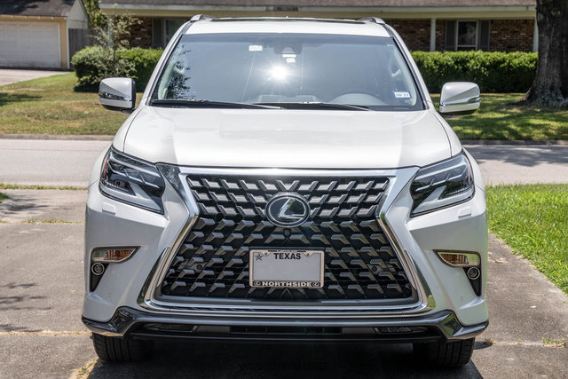 Used 2023 Lexus GX 460 Luxury w/ Sport Design Package AWD/4WD image 13