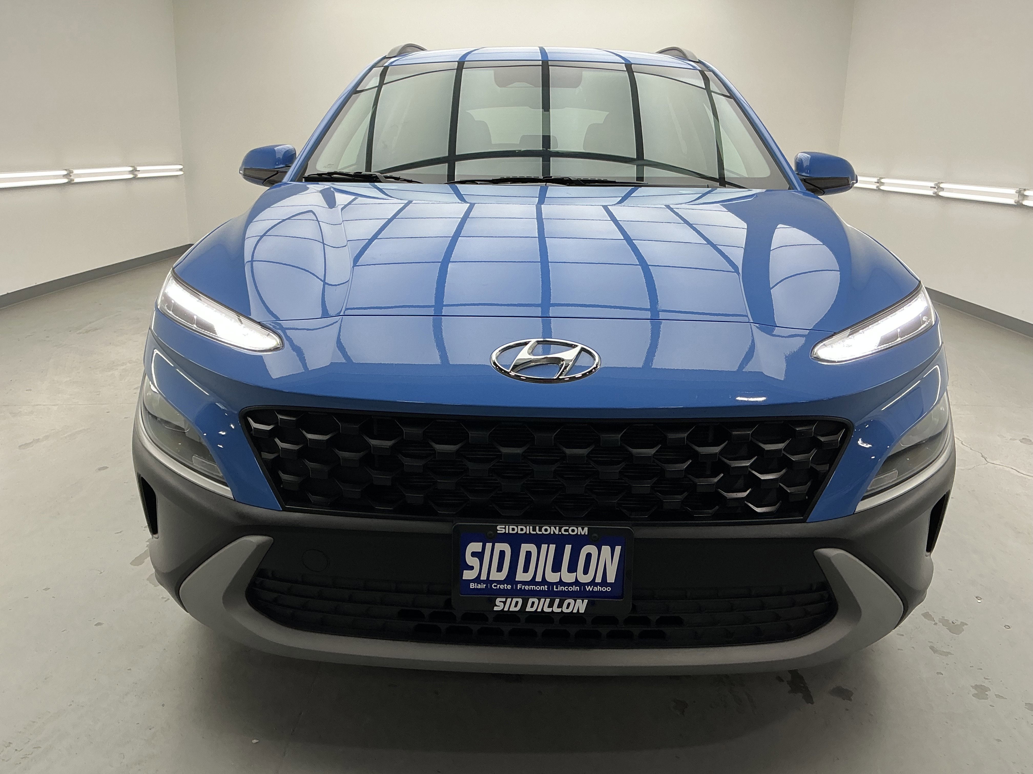 Used 2023 Hyundai Kona SEL image 2