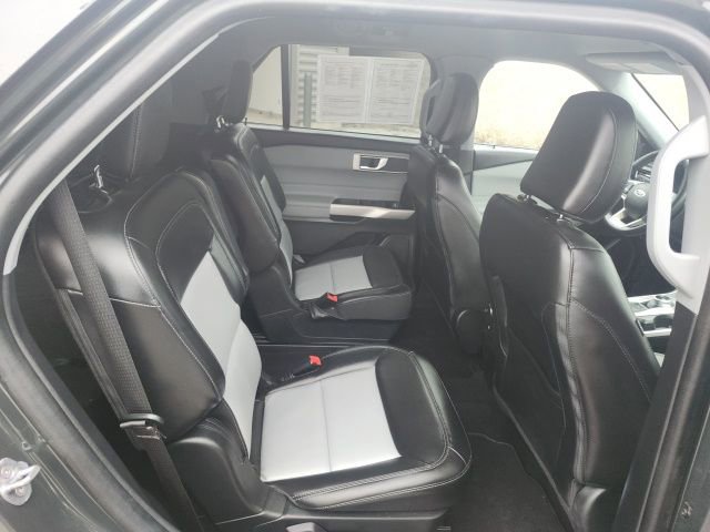 Used 2022 Ford Explorer XLT w/ Equipment Group 202A image 14