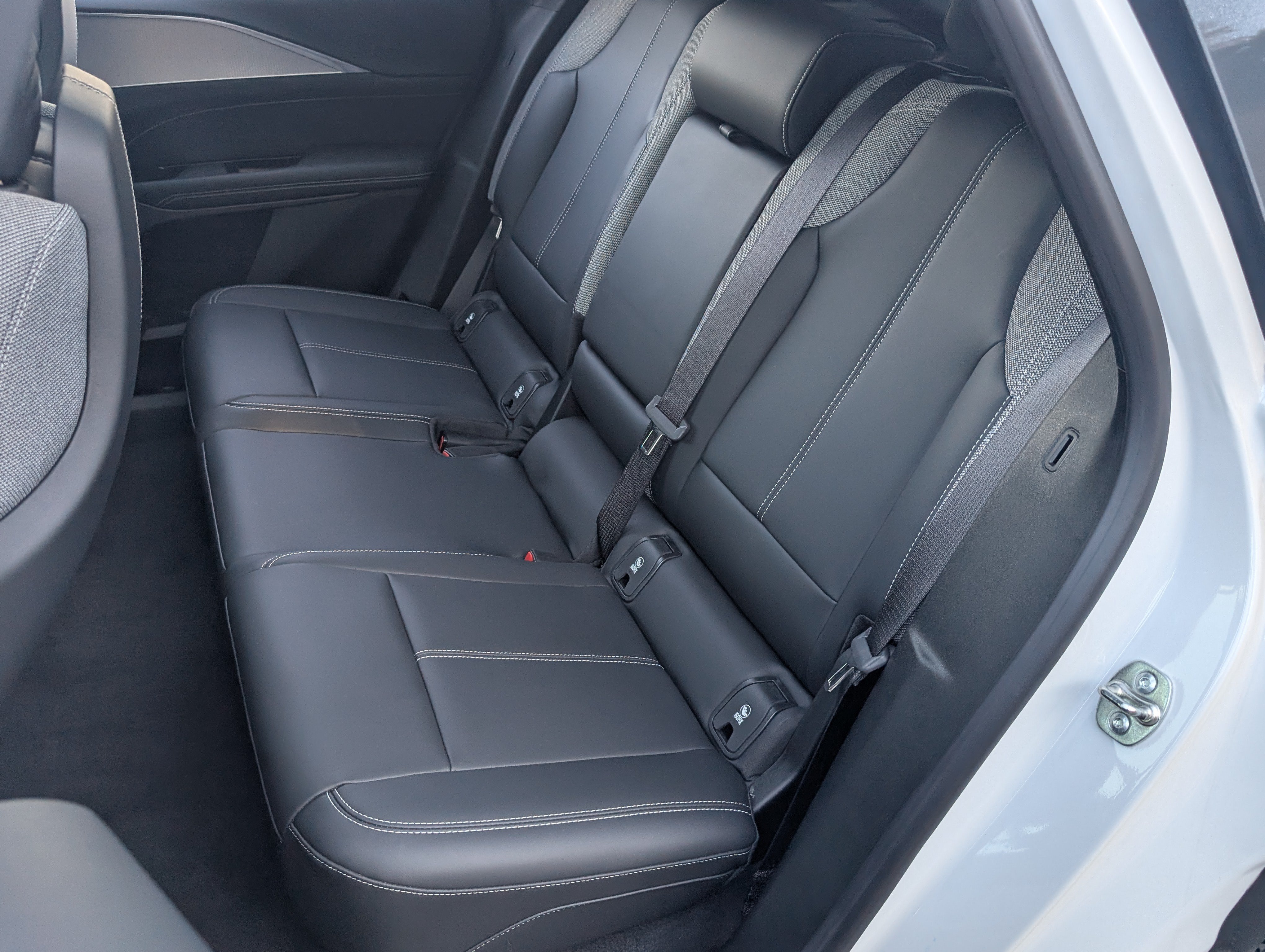 Used 2024 Cadillac Lyriq Tech RWD image 17