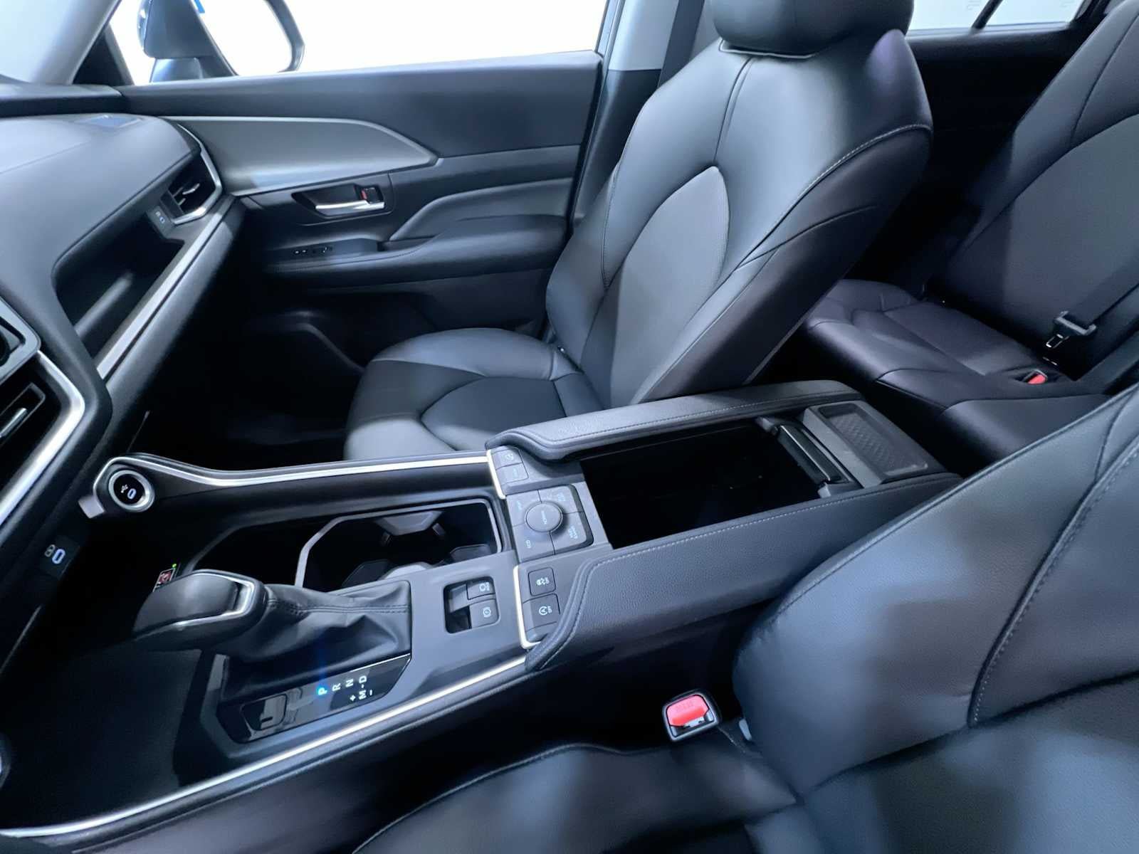 Used 2025 Toyota Grand Highlander AWD image 28