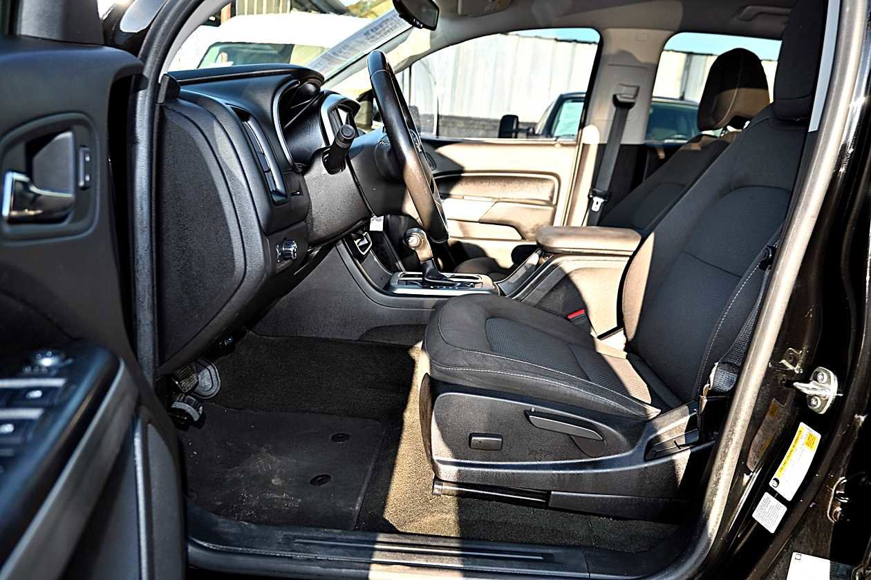 Used 2015 Chevrolet Colorado LT w/ LT Convenience Package image 13