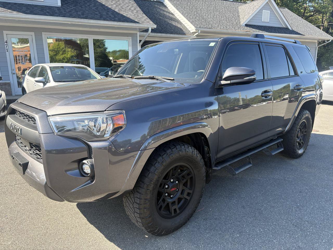 Used 2023 Toyota 4Runner SR5 Premium w/ Moonroof Package RWD image 1
