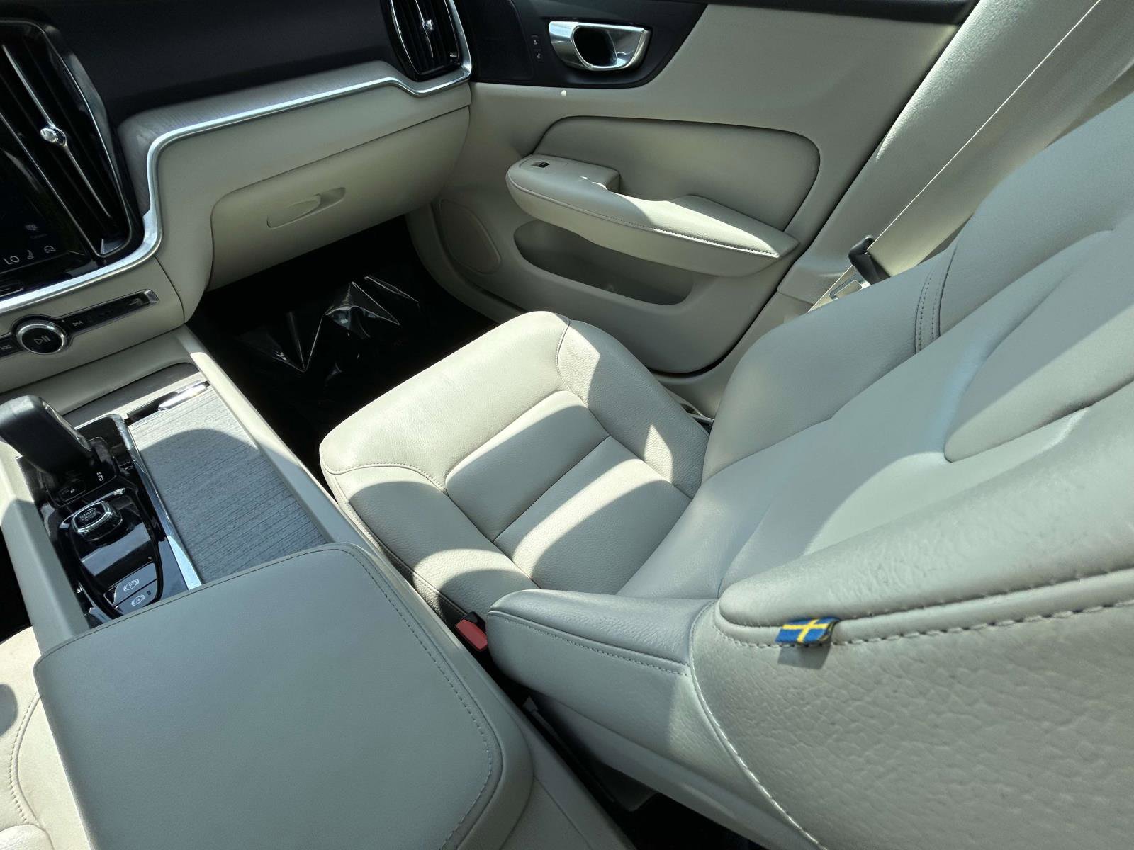 Certified 2024 Volvo S60 B5 Plus w/ Climate Package AWD/4WD image 15