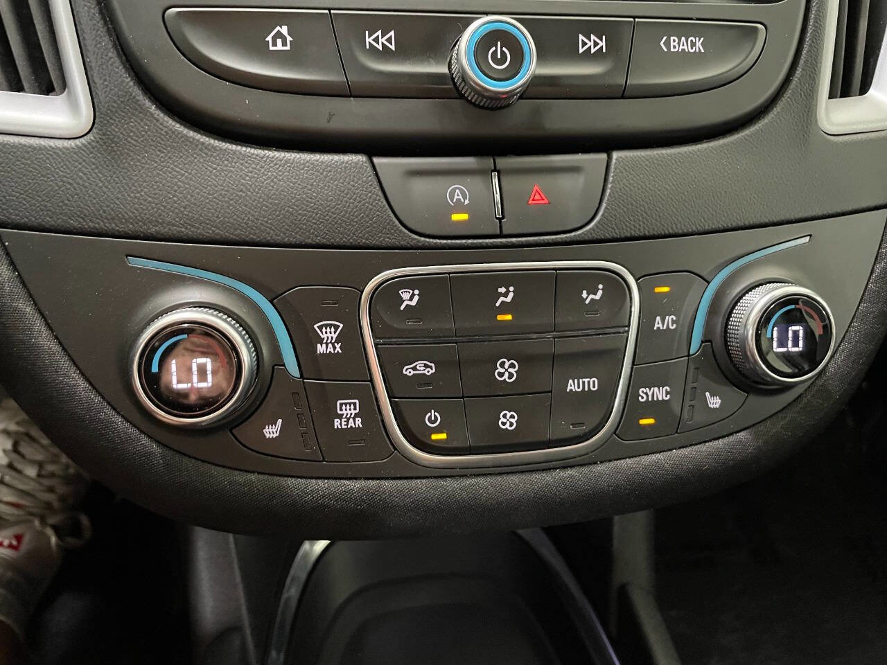 Used 2023 Chevrolet Malibu LT image 32