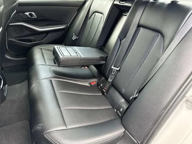 Used 2025 BMW 330i xDrive Sedan AWD/4WD image 21