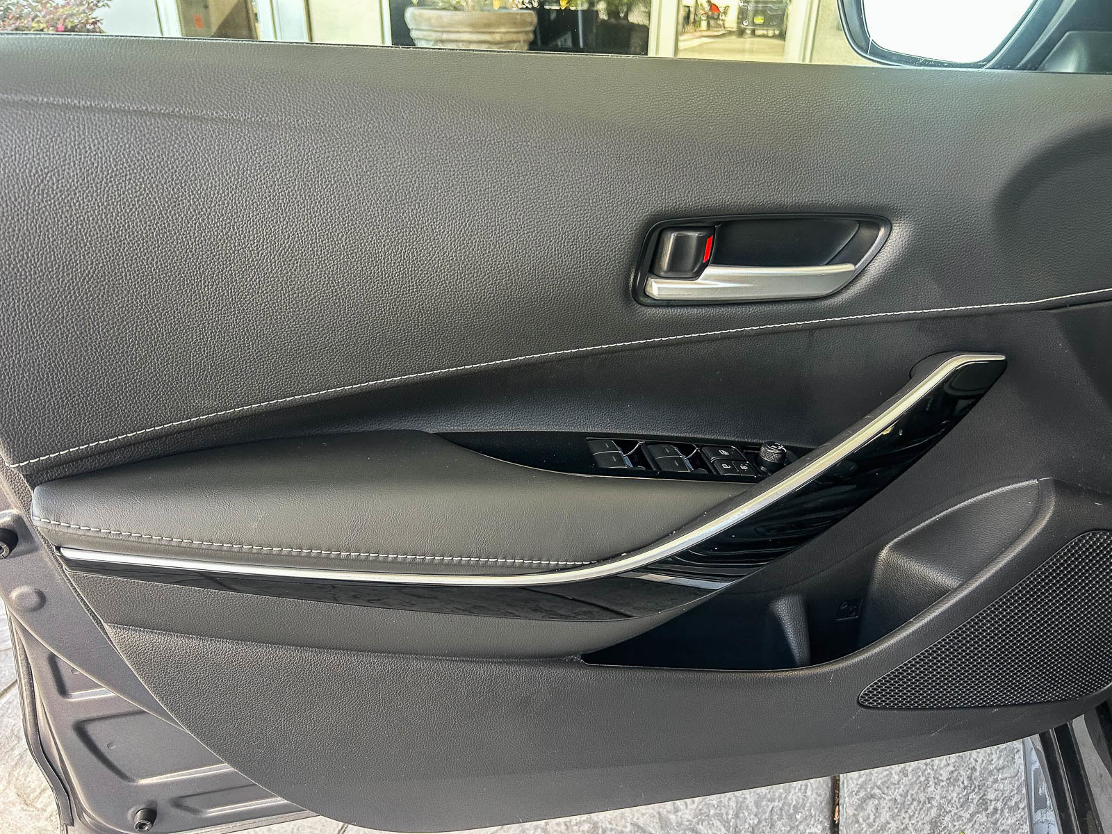 Used 2025 Toyota Corolla XSE image 24