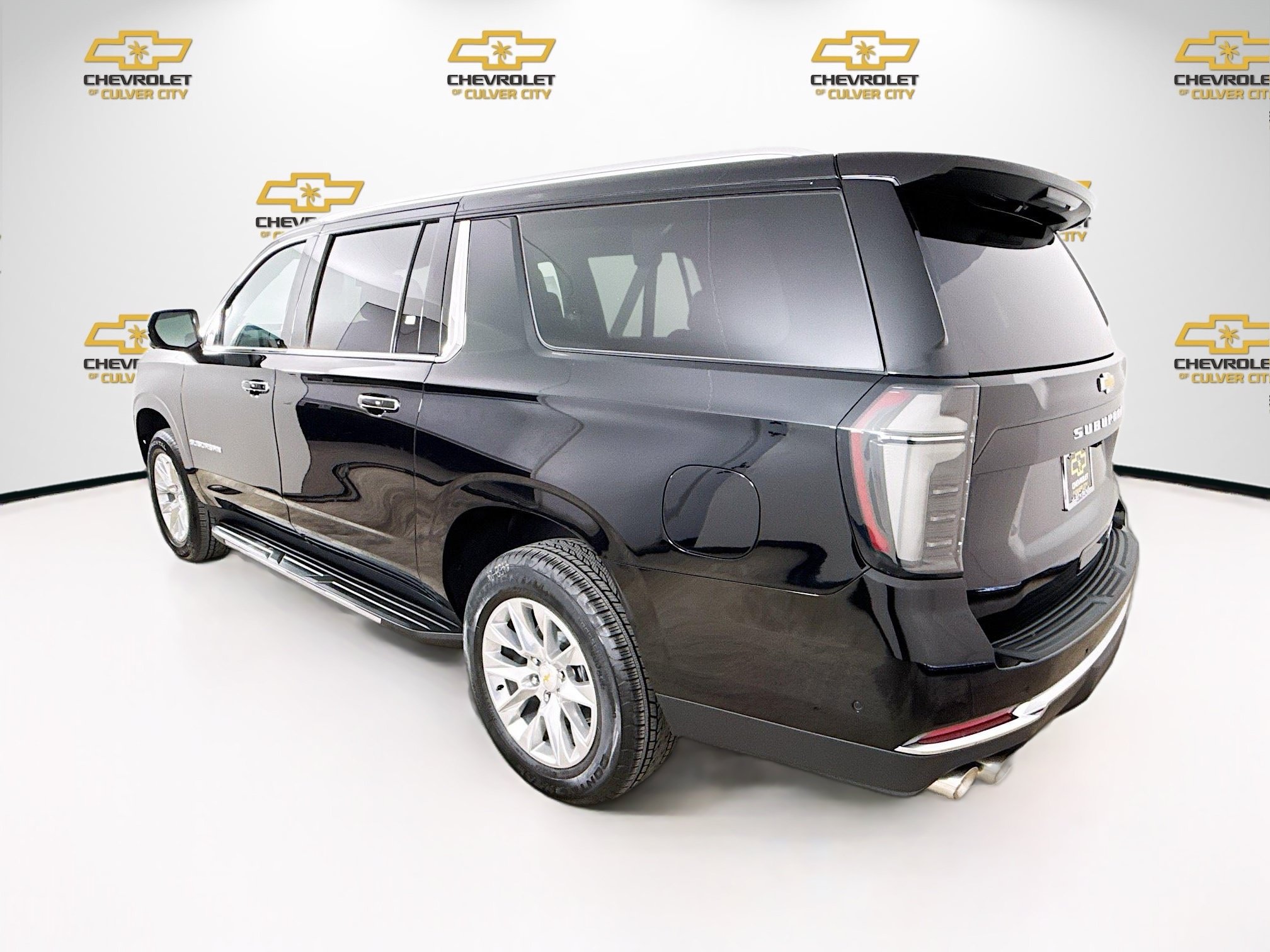 New 2026 Chevrolet Suburban Premier RWD image 6