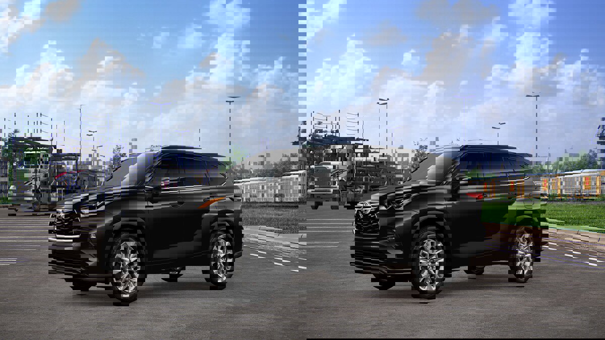 New 2026 Toyota Highlander Limited image 2