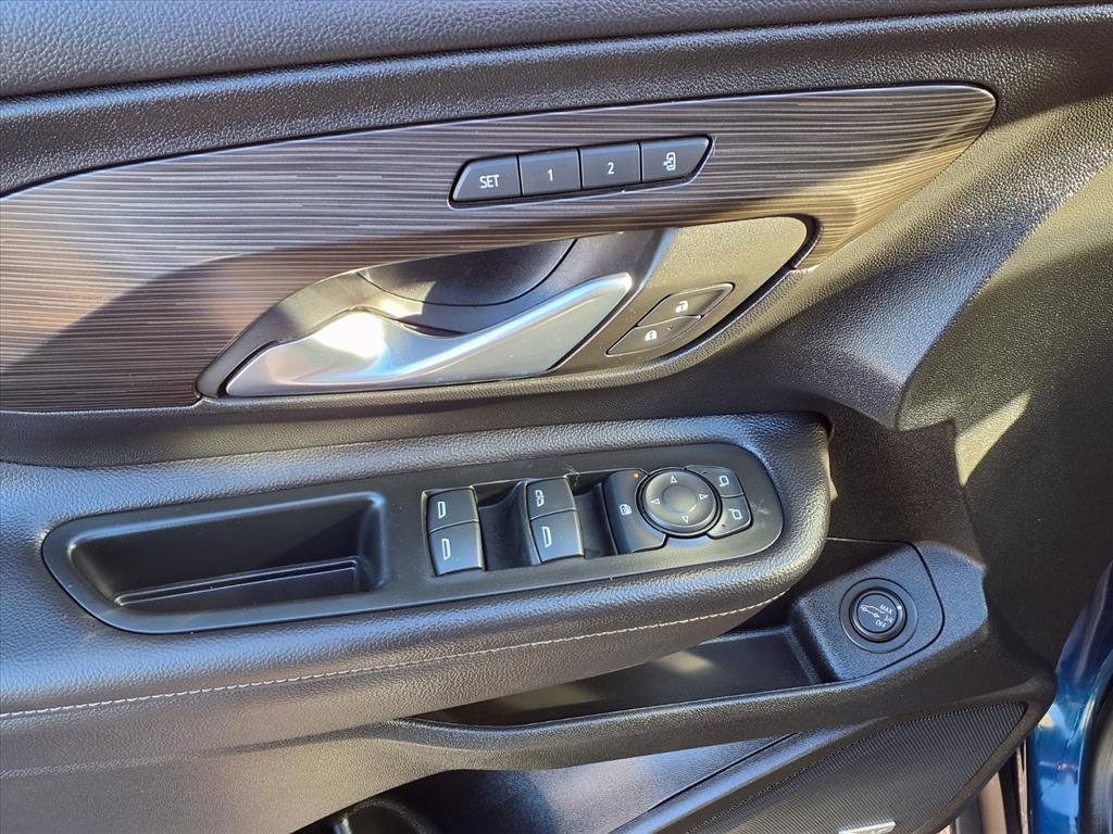 Used 2022 GMC Terrain SLT w/ Infotainment Package II image 18