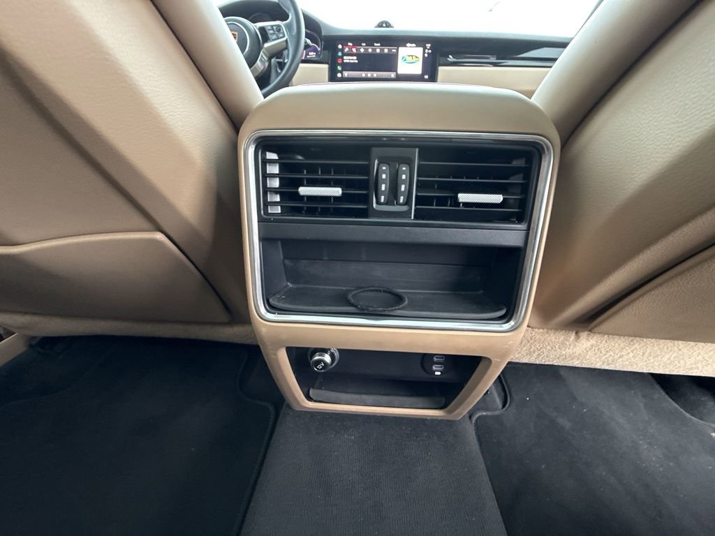 Used 2023 Porsche Cayenne image 18