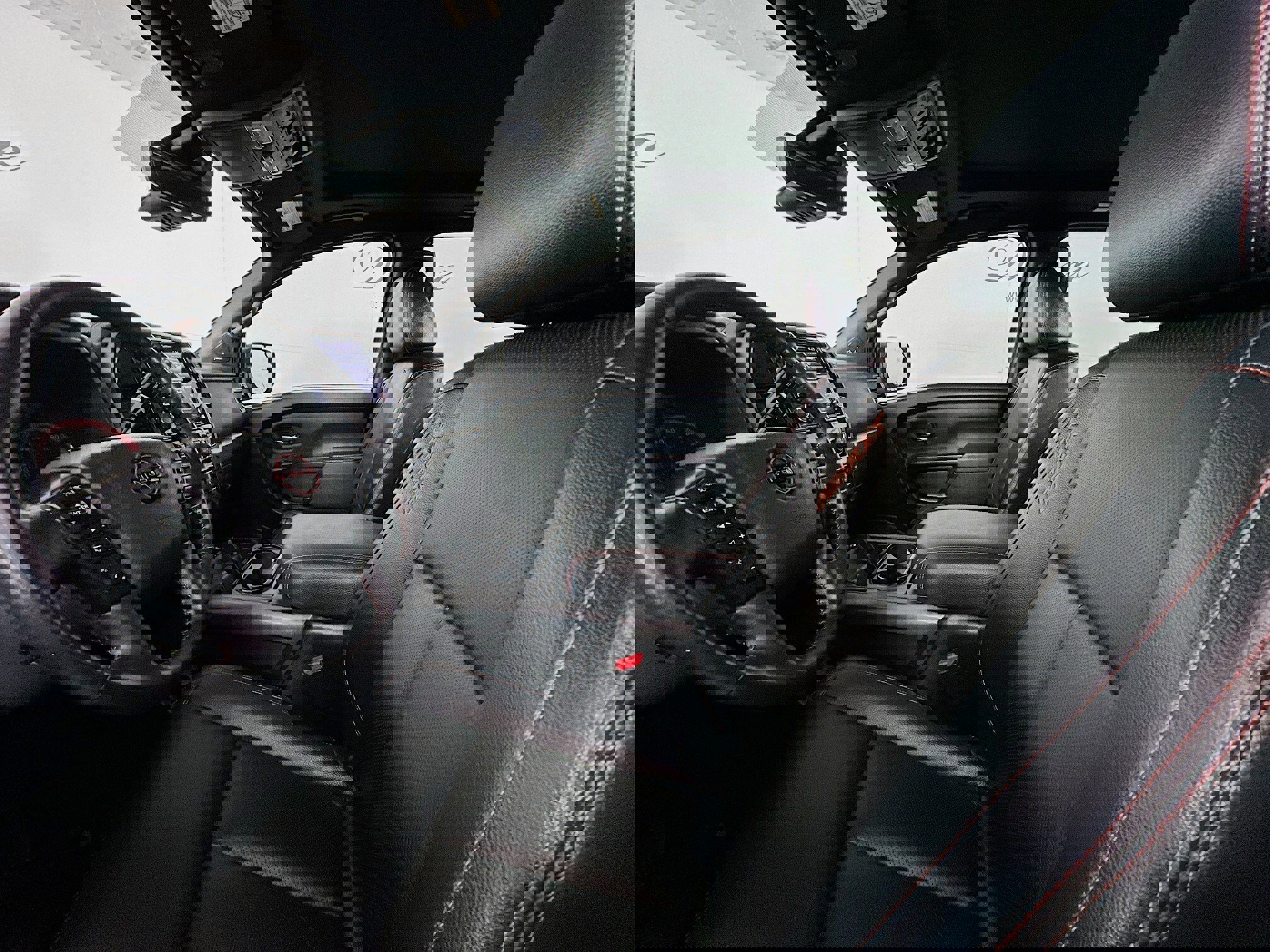 Used 2024 Nissan Titan PRO-4X w/ Pro-4x Convenience Package image 19