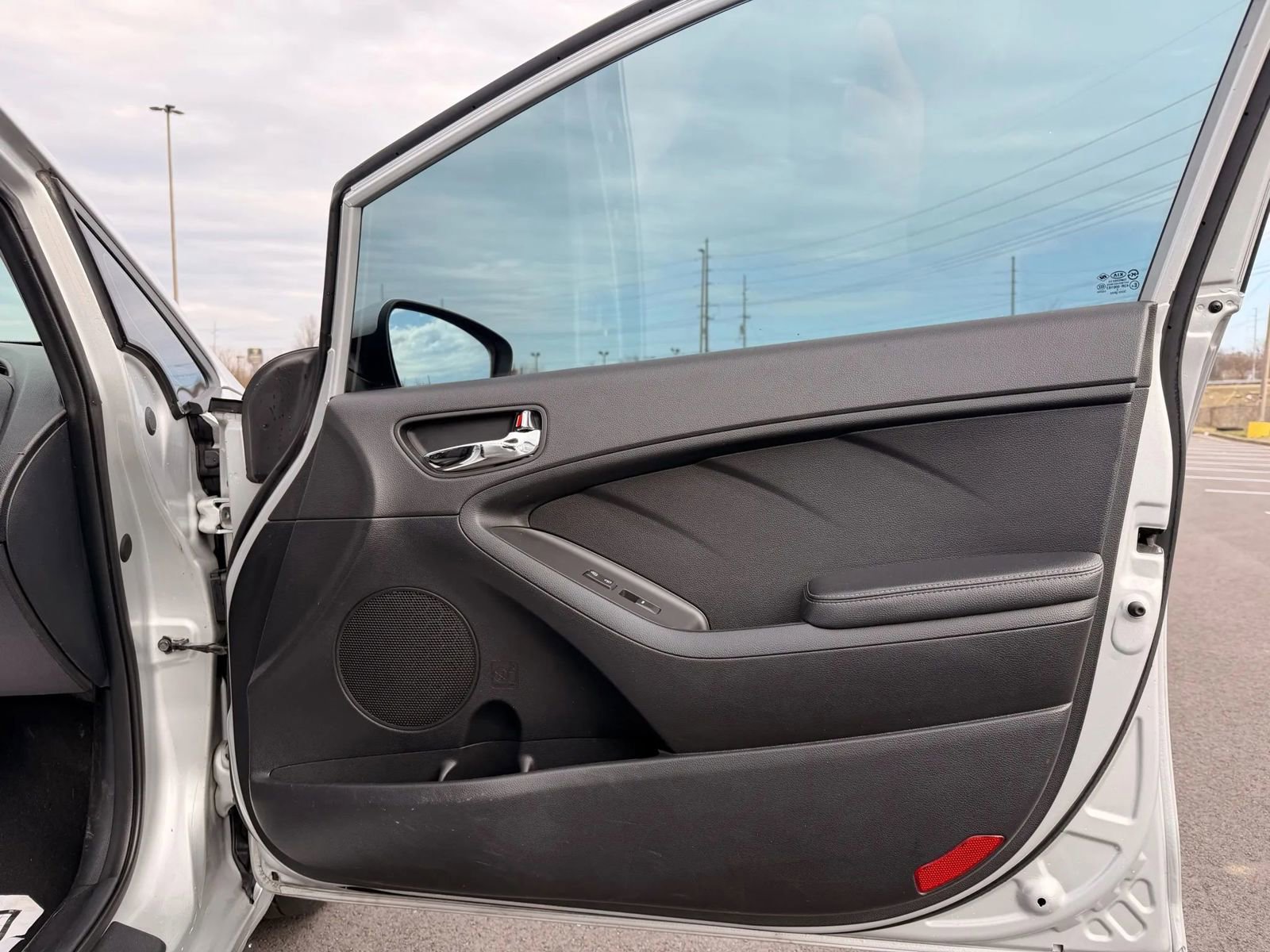 Used 2016 Kia Forte LX FWD image 9