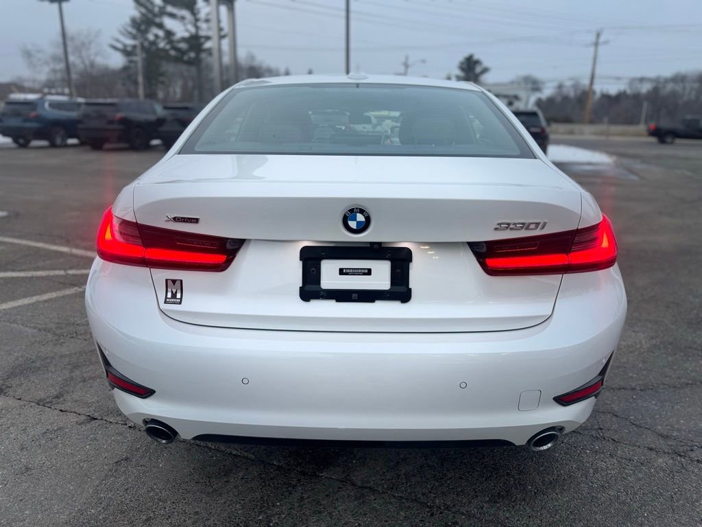 Used 2022 BMW 330i xDrive Sedan w/ Premium Package image 6