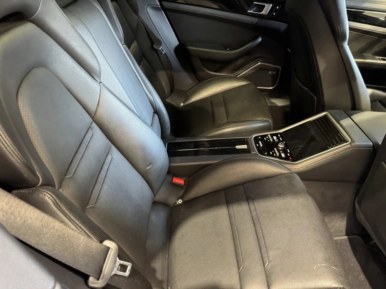 Used 2019 Porsche Panamera 4 AWD/4WD image 8