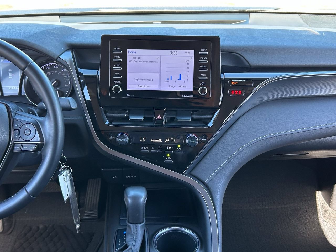 Used 2023 Toyota Camry SE FWD image 15