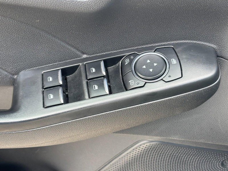 Used 2025 Ford Escape ST-Line FWD image 17