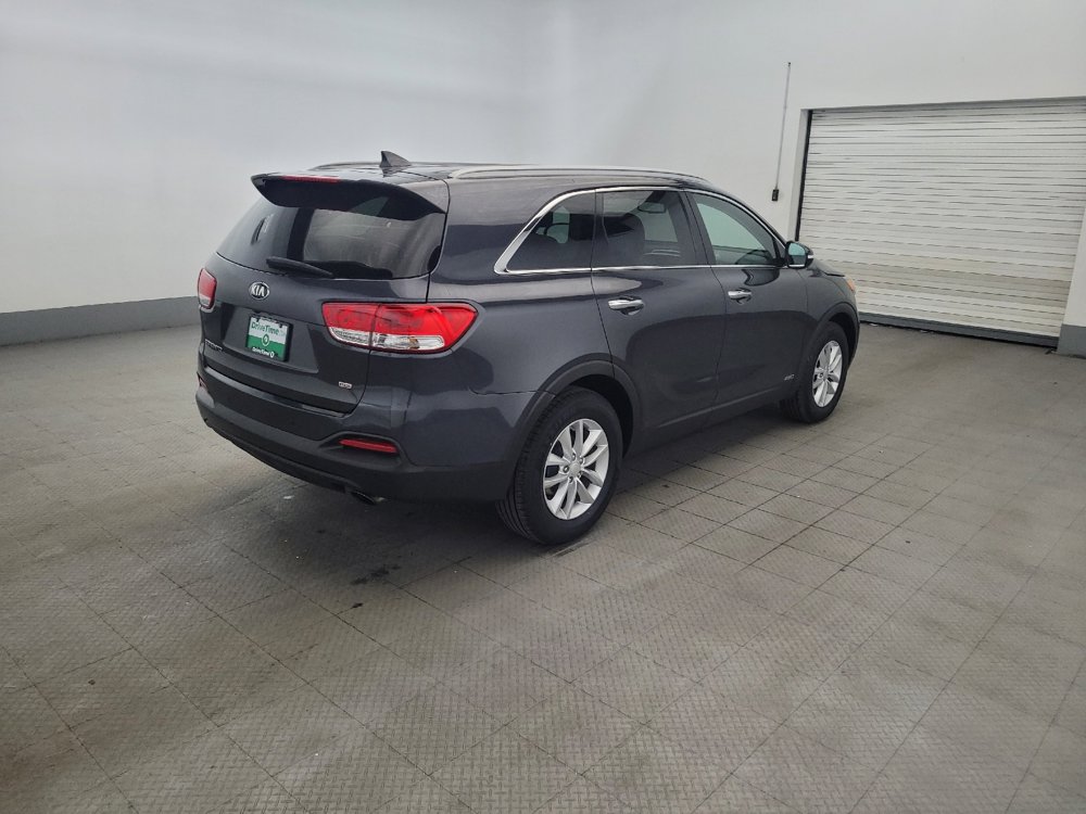 Used 2017 Kia Sorento AWD w/ LX Convenience Package image 9
