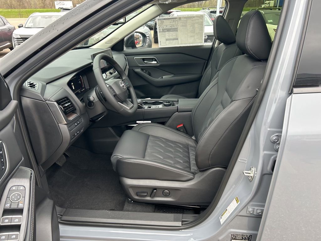 New 2026 Nissan Rogue Platinum w/ Platinum Premium Package image 9