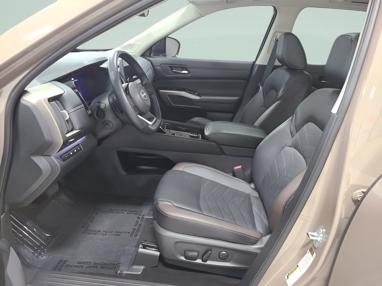 Used 2025 Nissan Pathfinder Platinum AWD/4WD image 20