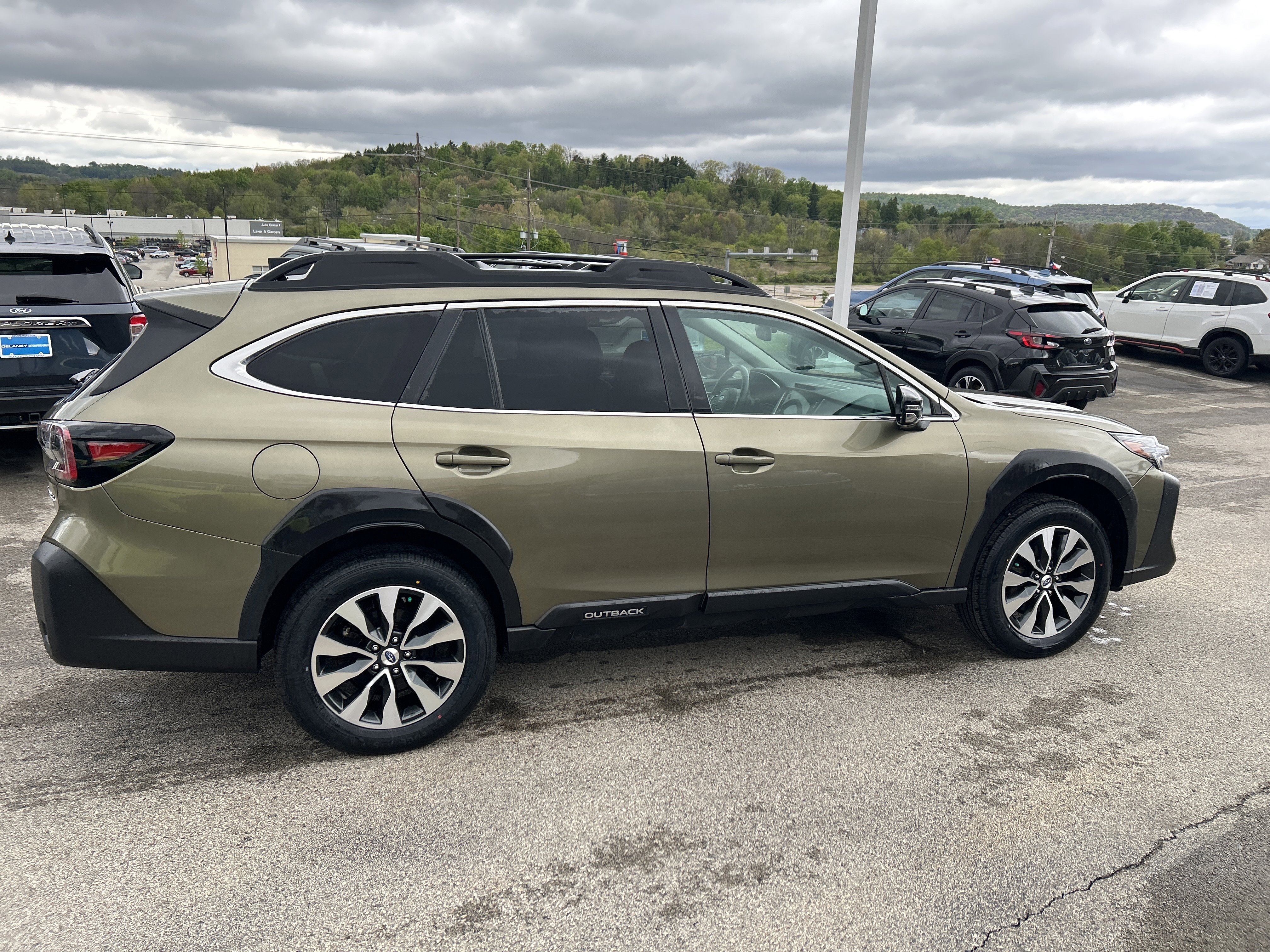 Used 2024 Subaru Outback Limited AWD/4WD image 4