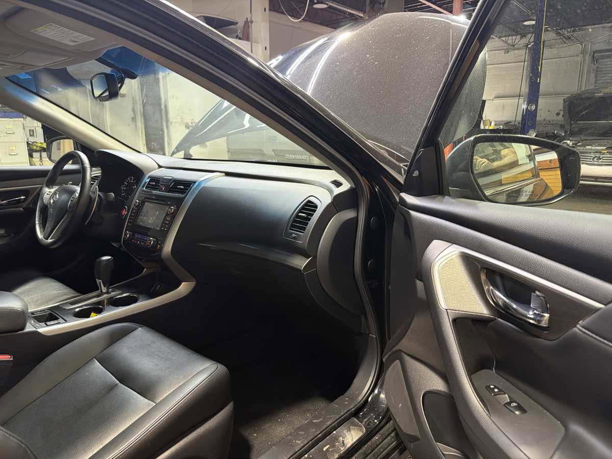 Used 2015 Nissan Altima 3.5 SL FWD image 26