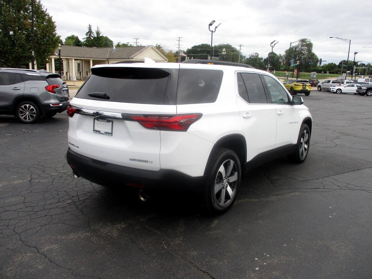 Used 2023 Chevrolet Traverse LT AWD/4WD image 23