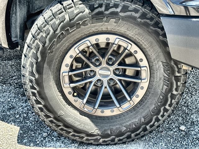 Used 2019 Ford F150 Lariat w/ Equipment Group 502A Luxury AWD/4WD image 10