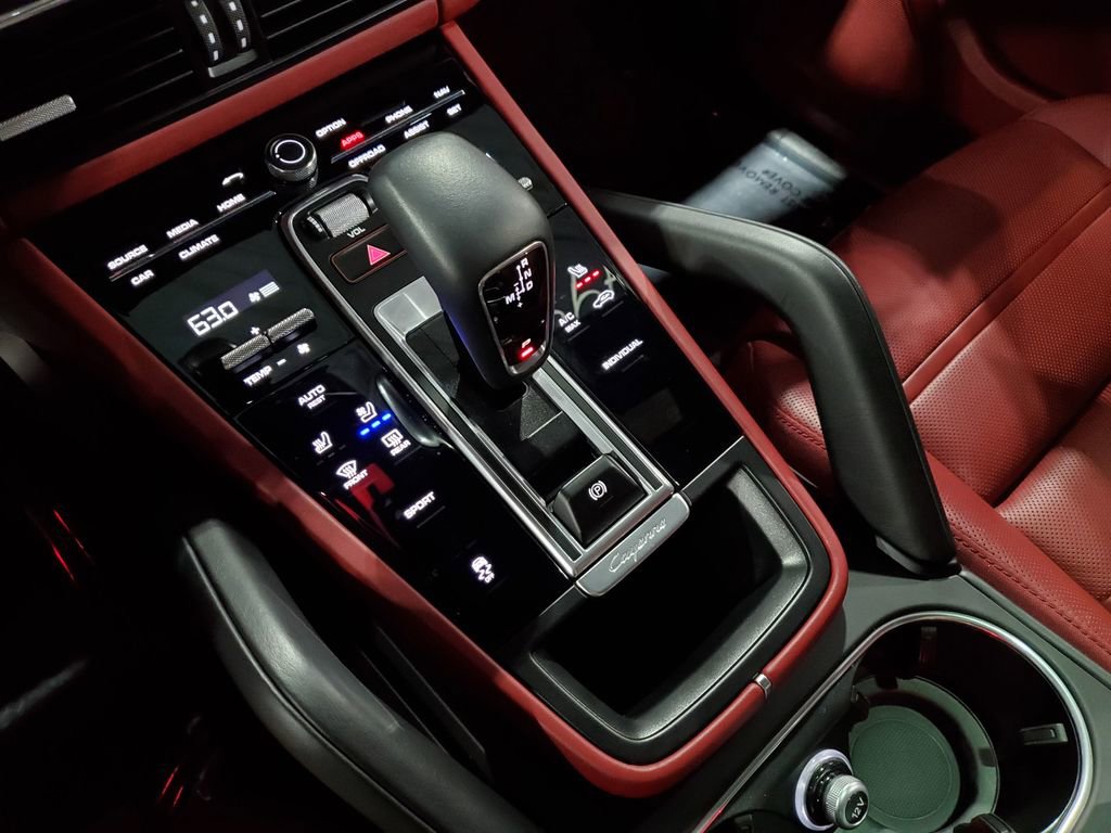 Used 2022 Porsche Cayenne image 37