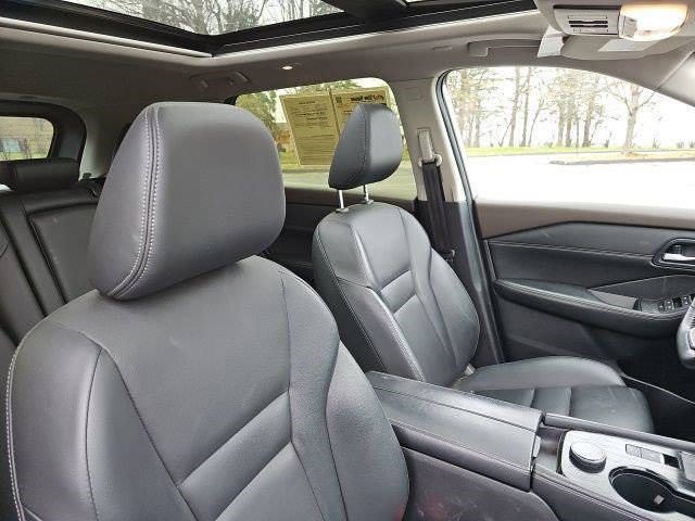 Used 2023 Nissan Rogue SL AWD/4WD image 12