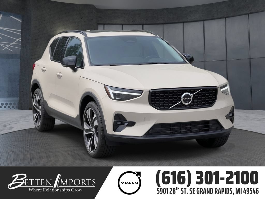 New 2026 Volvo XC40 B5 Ultra w/ Protection Package Premier
