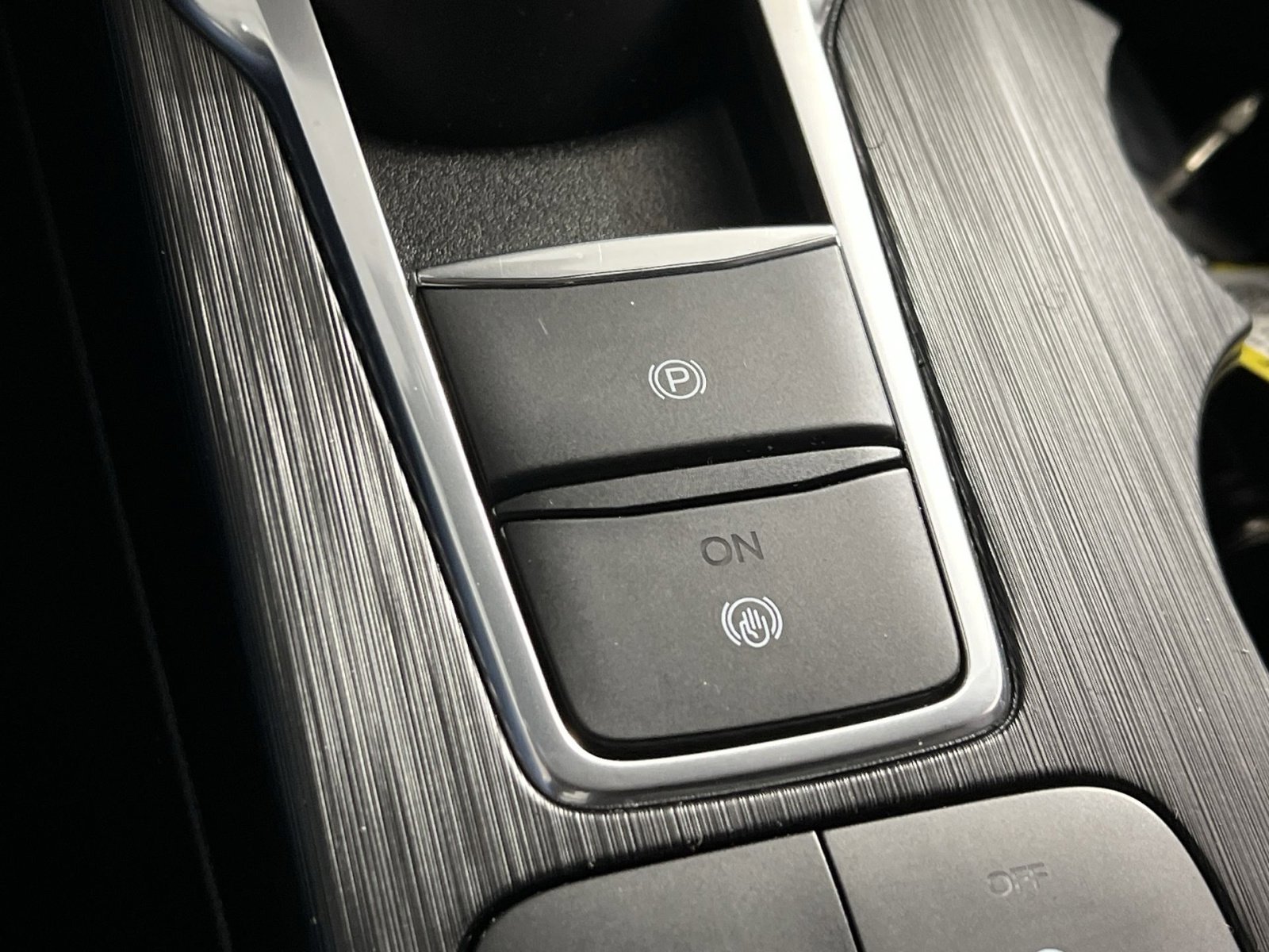 Used 2025 Ford Escape Active image 32