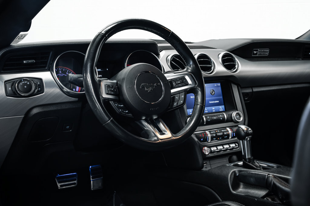 Used 2020 Ford Mustang Premium RWD image 21