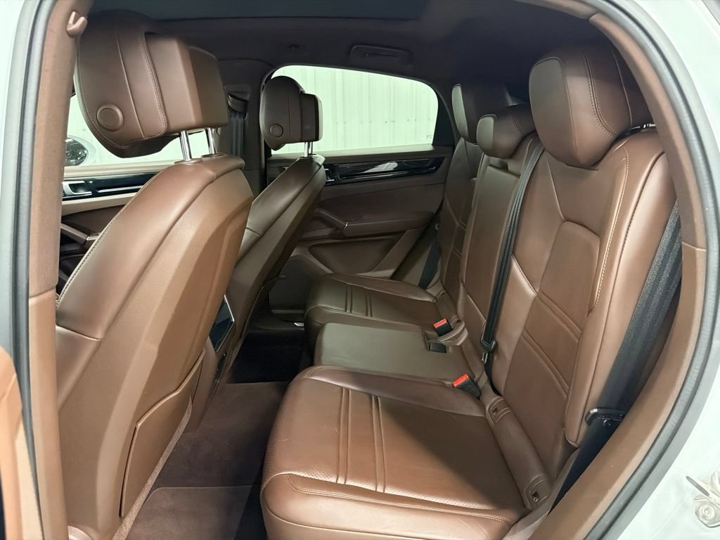Used 2021 Porsche Cayenne Coupe AWD/4WD image 11