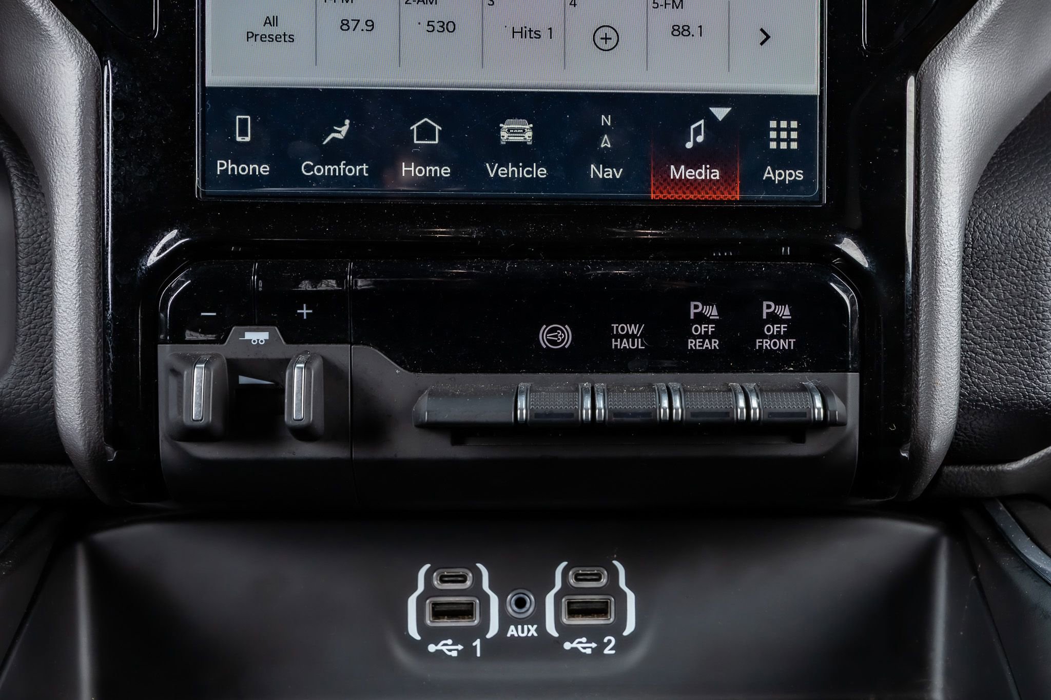 Used 2024 RAM 3500 Laramie w/ Night Edition image 25