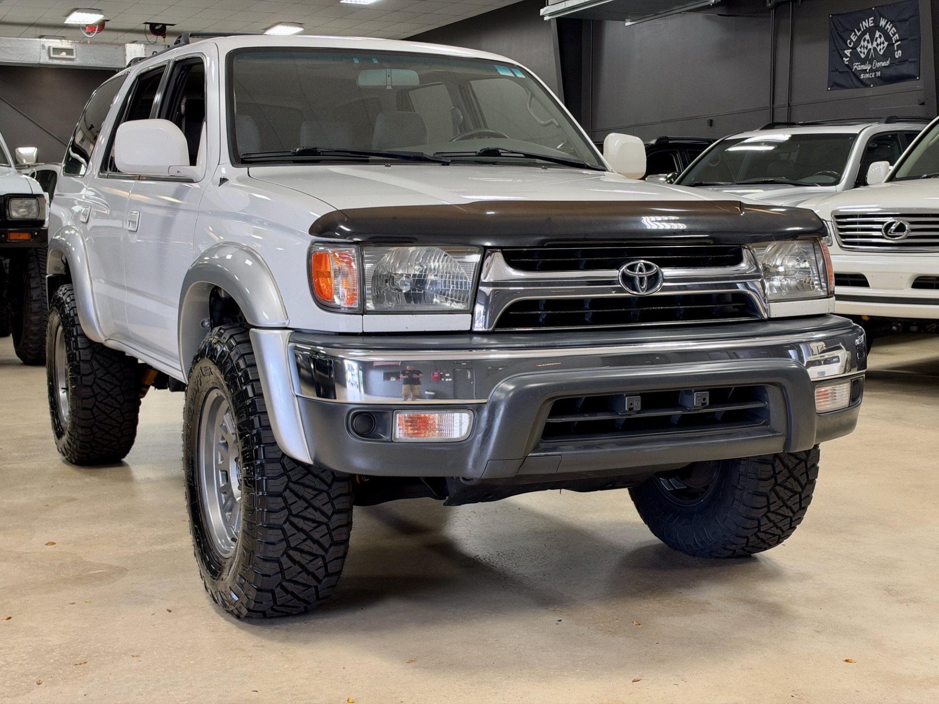 Used 2002 Toyota 4Runner SR5 w/ Upgrade Value Pkg 2 AWD/4WD image 3