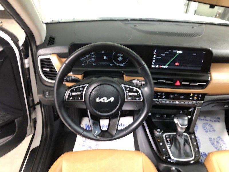 Used 2024 Kia Seltos EX image 28