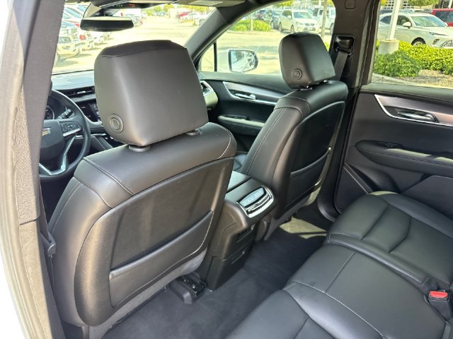 Used 2024 Cadillac XT6 Luxury w/ LPO, Floor Liner Package FWD image 29