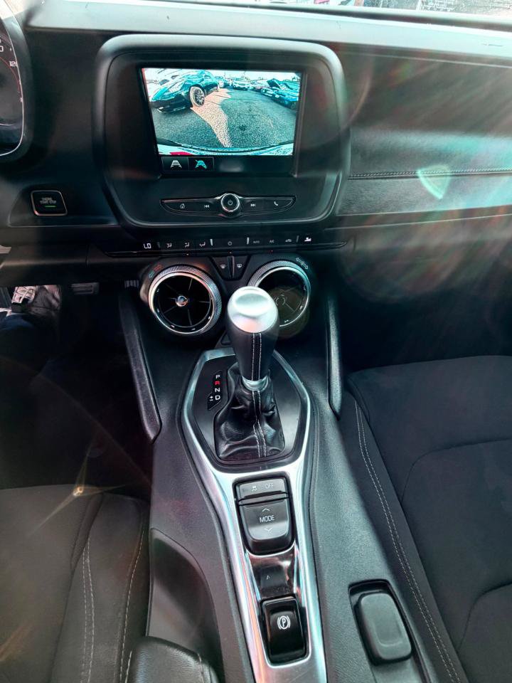 Used 2018 Chevrolet Camaro LT RWD image 28