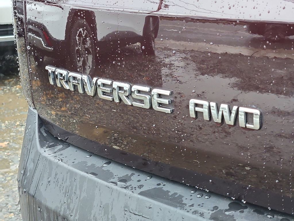 Used 2023 Chevrolet Traverse LT image 36