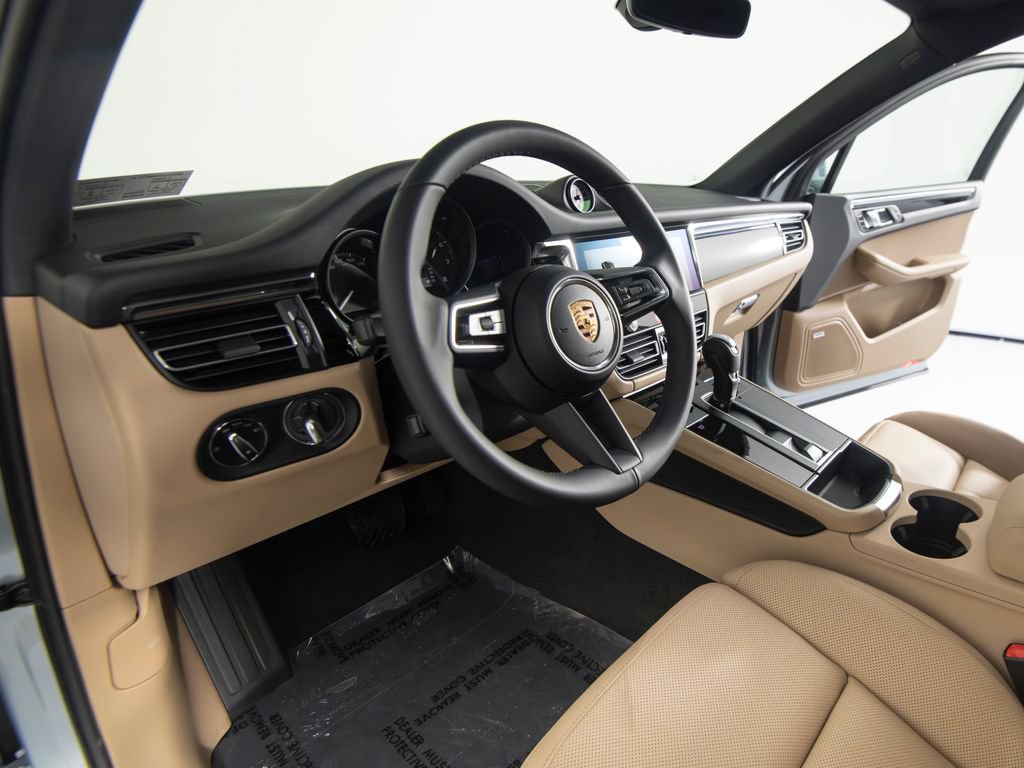 New 2026 Porsche Macan AWD/4WD image 15