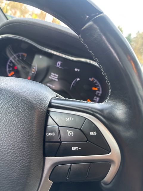 Used 2020 Jeep Grand Cherokee Overland image 23