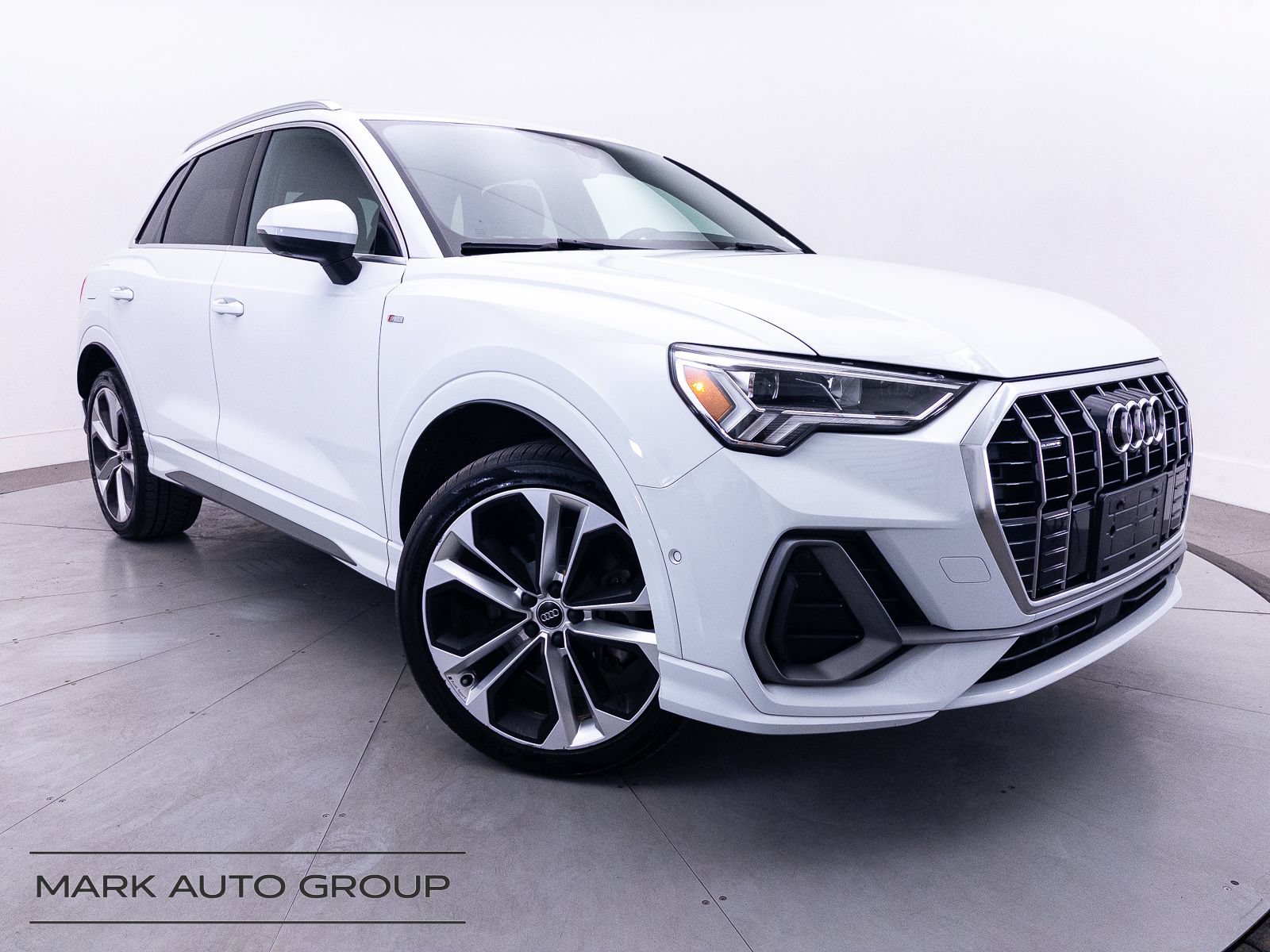 Used 2019 Audi Q3 2.0T Prestige w/ Prestige Package